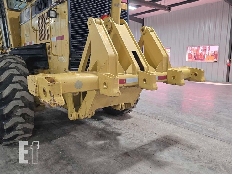 2004-caterpillar-143h-image-14