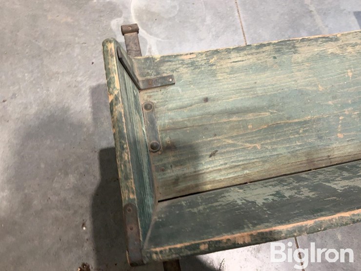 studebaker-wooden-seat-image-14