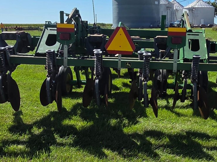 2010-john-deere-2700-mulch-ripper-image-6