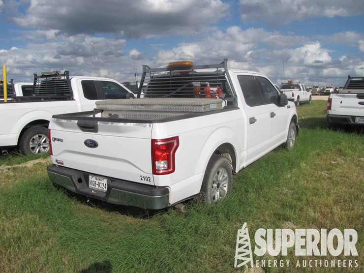 2018-ford-f-150-xlt-crew-cab-pickup-image-4