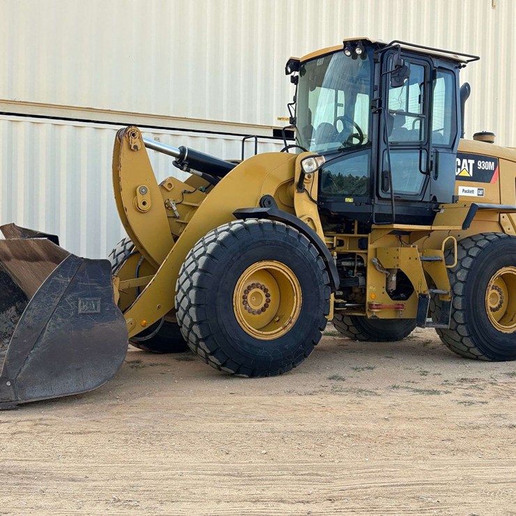 2018 Caterpillar 930 R/T Wheeled Loader (5,129 Hours)