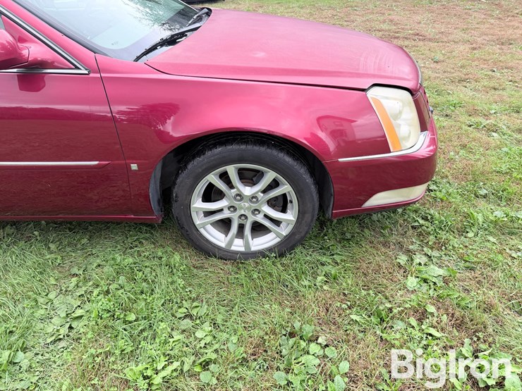 2008-cadillac-dts-performance-sedan-image-18
