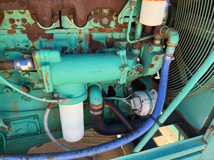 cummins-/-onan-250-kw-commercial-diesel-generator-(242-actual-hours)-image-8