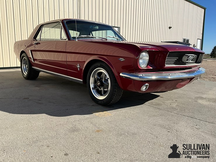 1966-ford-mustang-2-door-coupe-image-3