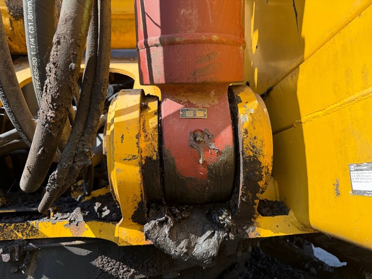 #4098-•-2015-john-deere-870g-lc-excavator-image-50
