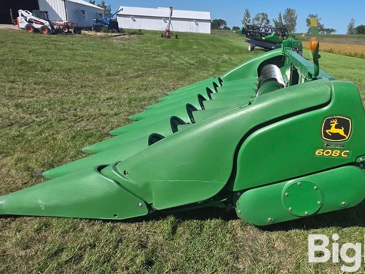 2014-john-deere-608c-corn-head-image-8