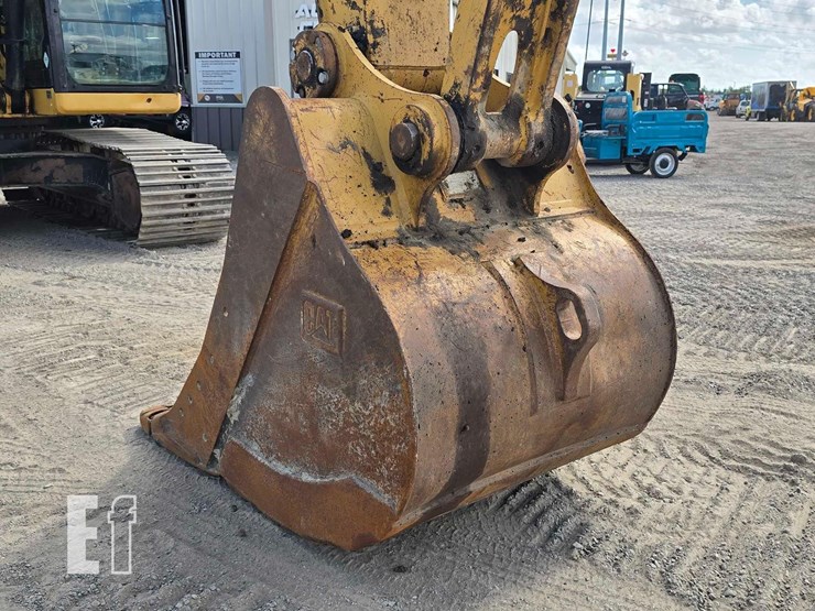 2018-caterpillar-320gc-image-12