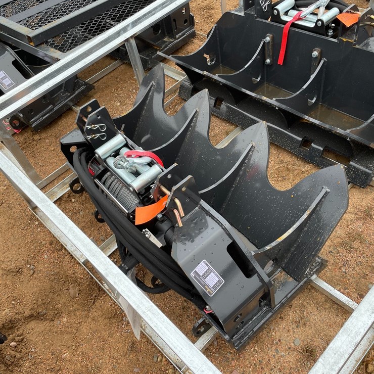 #4124 • LandHonor 15,000 lb. Hydraulic Winch Attachment