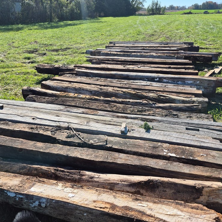 #8334 • Barn Beams