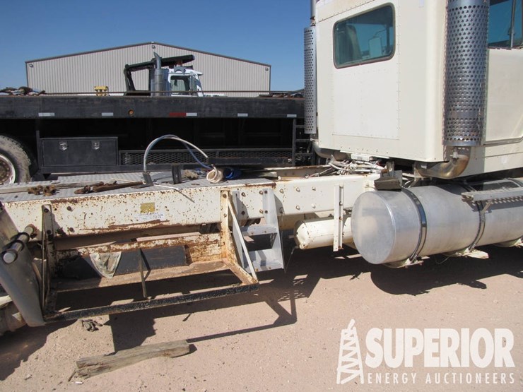 1994-kenworth-w900b-t/a-day-cab-truck-image-9