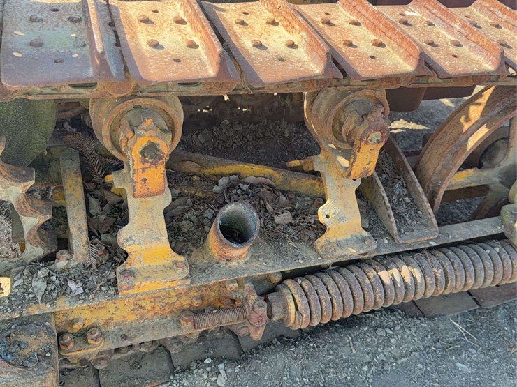 caterpillar-thirty-image-10