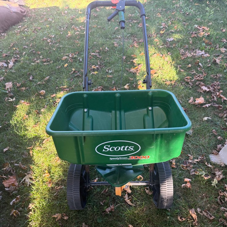 #8411 • Scotts 3000 Spreader