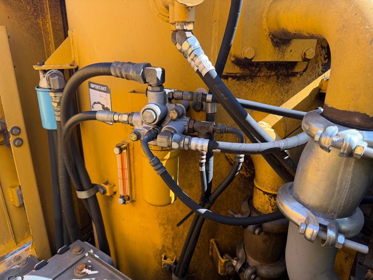 #4098-•-2015-john-deere-870g-lc-excavator-image-116