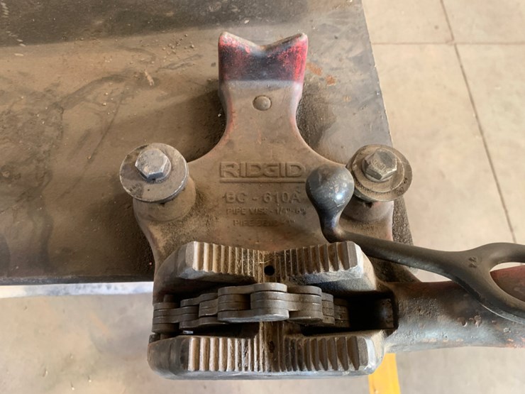 8’-x-4’-x-3’-metal-shop-table-w/-ridgid-1/4”-to-6”-pipe-vise-image-5