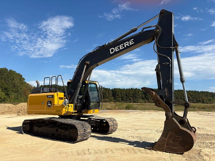 2022-john-deere-200g-excavator-(2,224-hours)-image-4