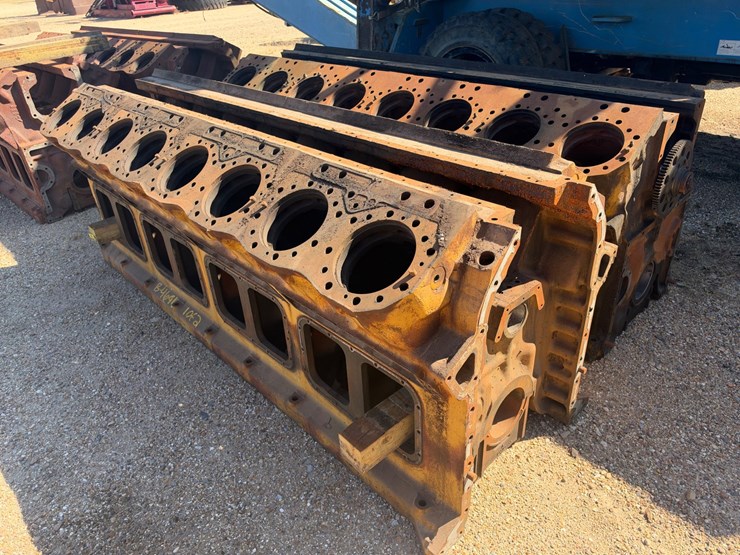 #46911-•-(2)-16-cylinder-engine-blocks-image-4