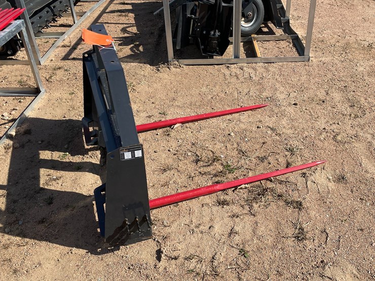 #4106-•-landhonor-bale-spear-frame-attachment-image-6