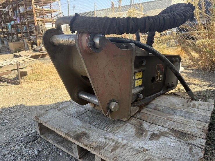cat-b8-breaker-hammer---backhoe-image-6