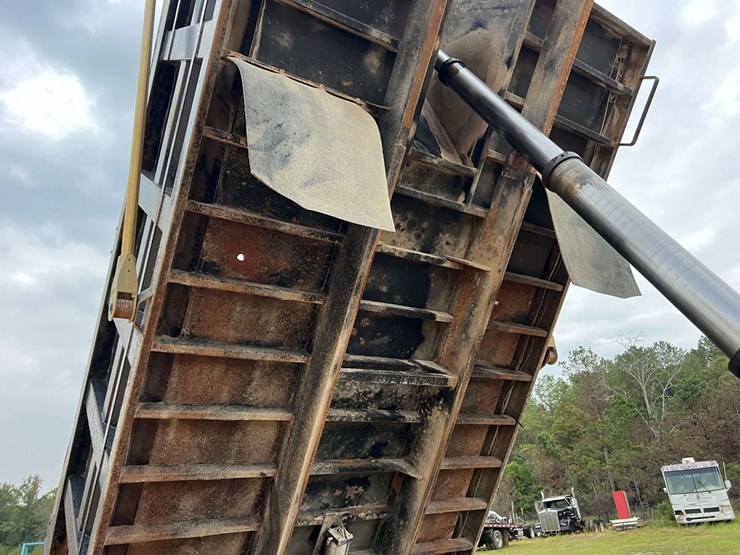 2007-international-7400-tandem-axle-dump-truck-(181,761-miles)-image-51