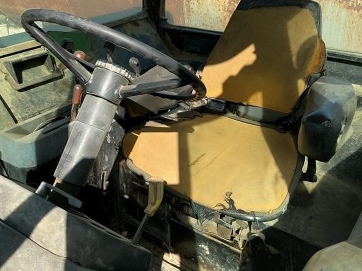 john-deere-4640-tractor,-powershift-image-21