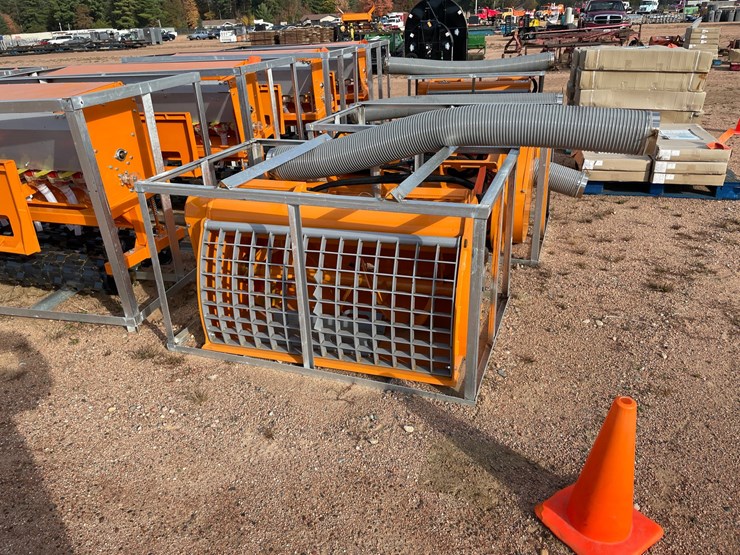 #4068-•-landhonor-double-discharge-concrete-mixer-attachment-image-1