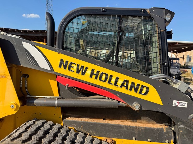#4093-•-2023-new-holland-c334-tracked-skid-steer-image-19