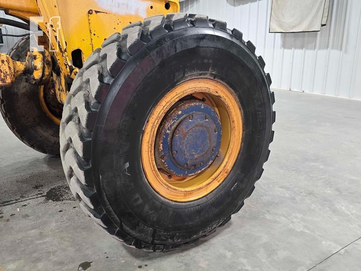 1979-deere-772a-image-28