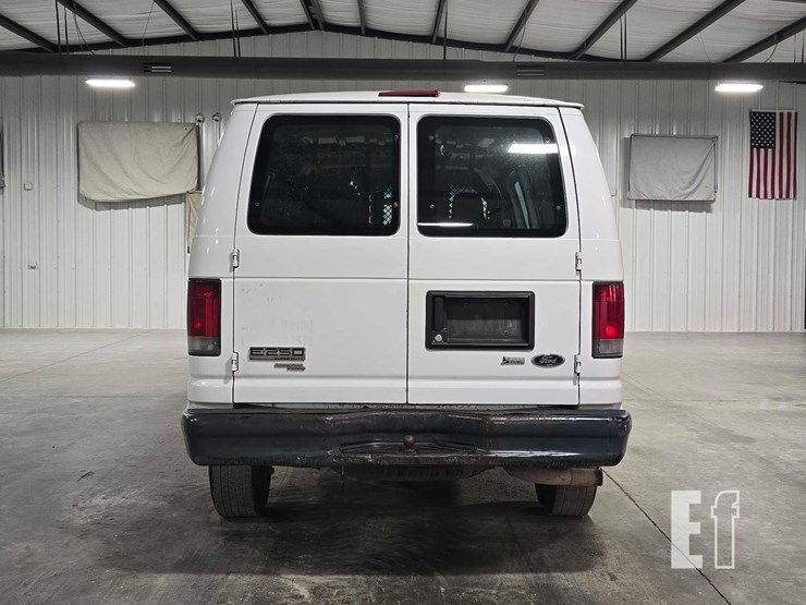 2013-ford-e250-image-8