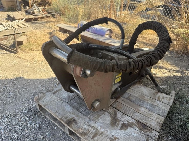 cat-b8-breaker-hammer---backhoe-image-7