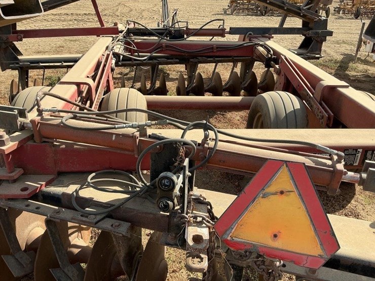case-ih-770-23'-fold-up-wheel-disc-image-8