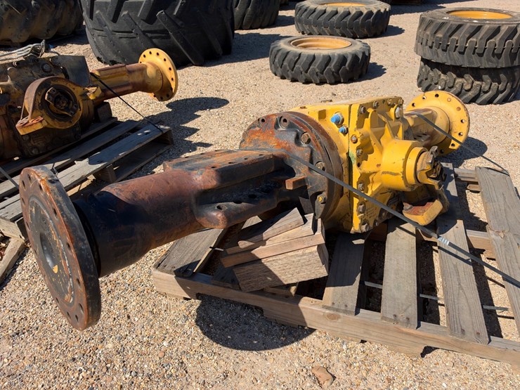 #41538-•-rear-end-axle-to-fit-cat-equipment-image-1