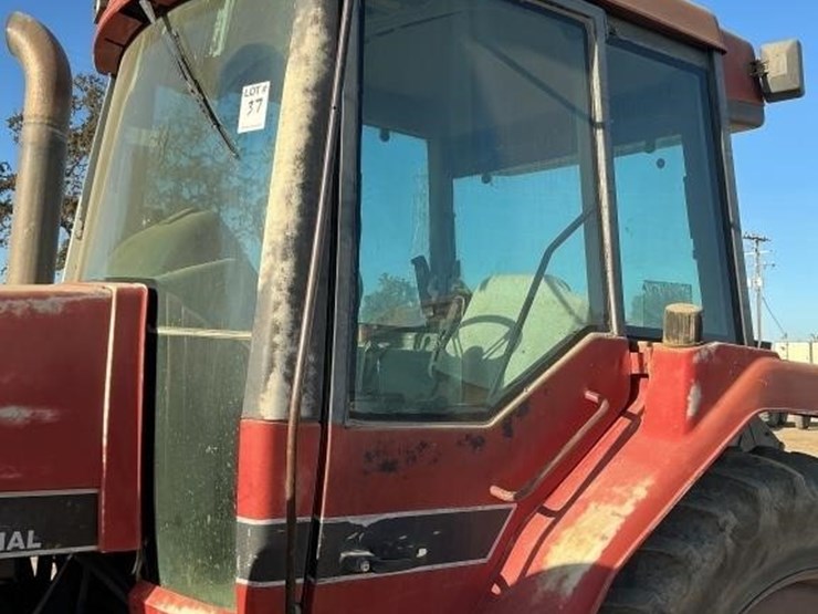 case-ih-7220-tractor-image-15