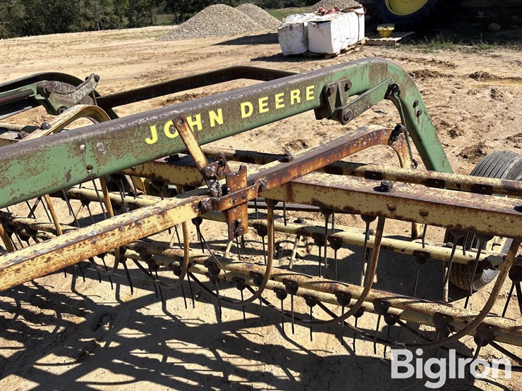 john-deere-660-rake-image-11