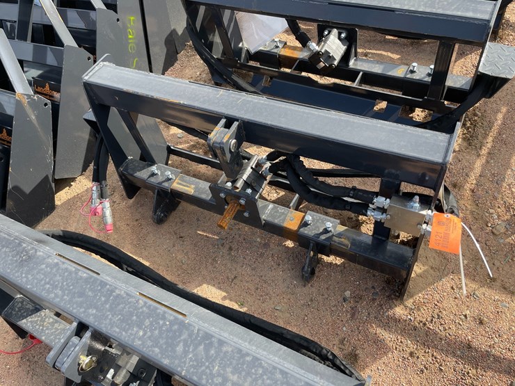 #4121-•-landhonor-skid-steer-3-point-hitch-adapter-image-1