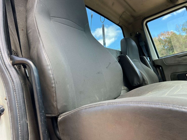 2016-international-prostar+-122-tandem-axle-day-cab-truck-tractor-–-cummins-isx15-diesel-(530,432-mi-image-30