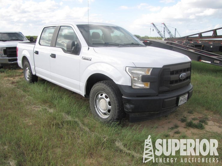 2017-ford-f-150-xl-crew-cab-pickup-image-2