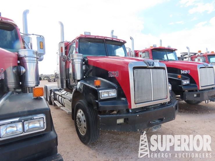 2012-western-star-4900-t/a-truck-tractor-w/pusher-axle-sleeper-image-2