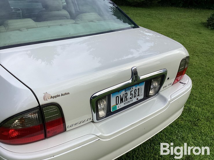 2005-lincoln-ls-4-door-sedan-image-18