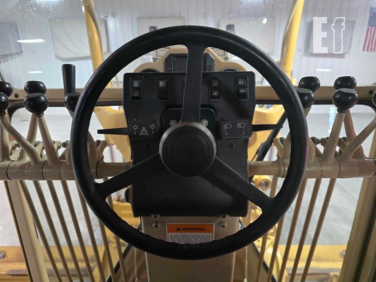 2001-caterpillar-140h-image-15