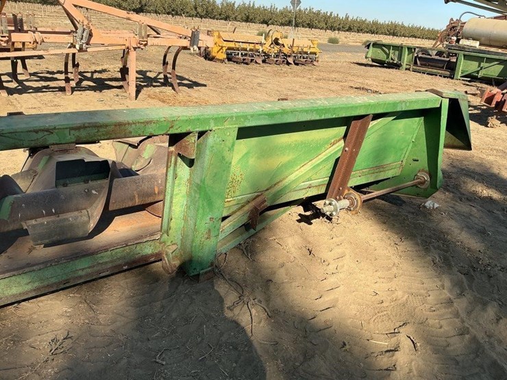 john-deere-843-8-row-corn-header-image-7