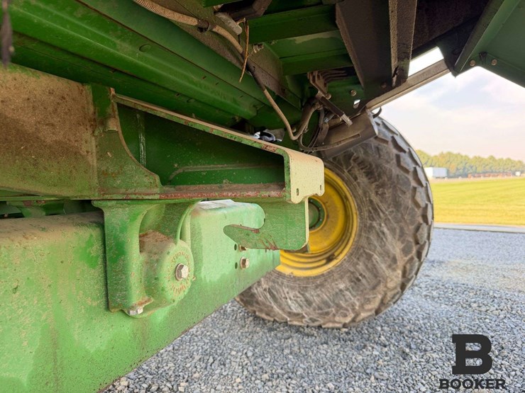 2012-john-deere-s670-combine-image-67