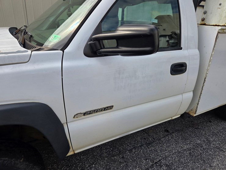 #8-•-2007-chevrolet-2500-service-truck-/-269,772-miles-image-7