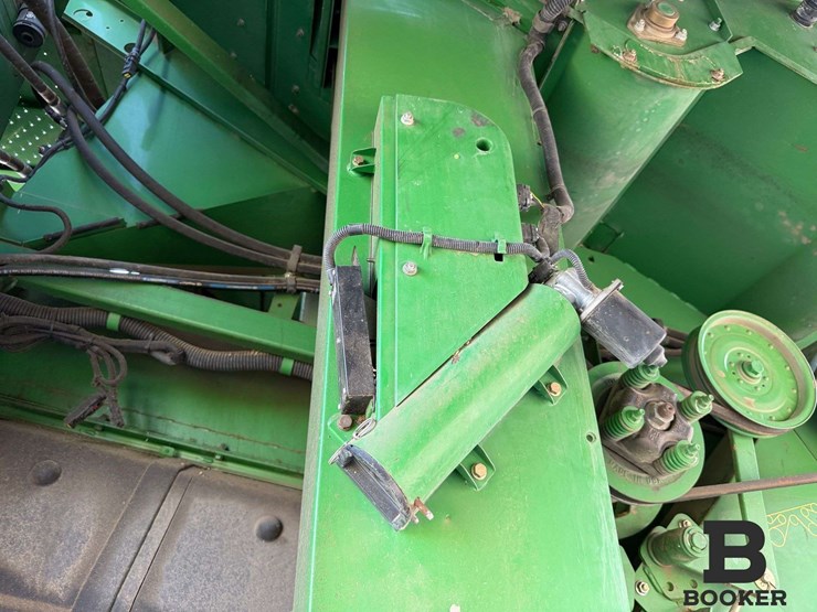 2012-john-deere-s670-combine-image-91