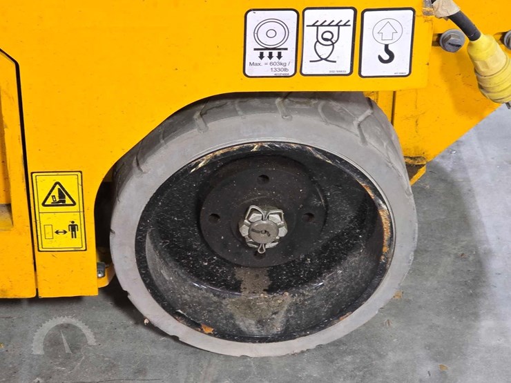 2023-jcb-s1930e-image-17