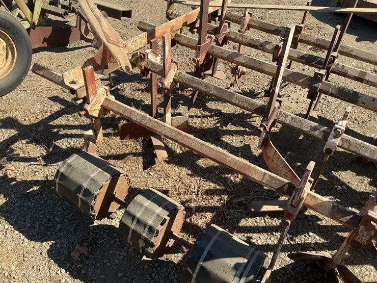 custom-3-pt-3-row-60"-cultivator-image-10