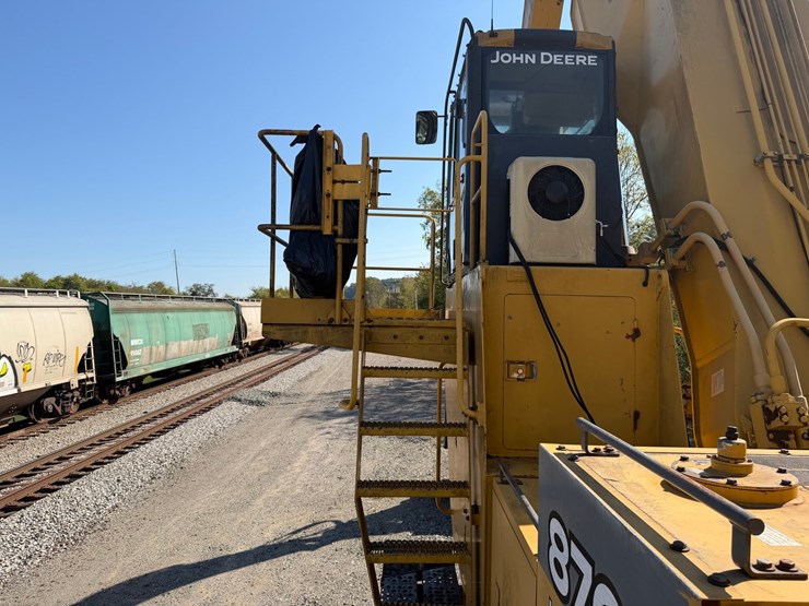 #4098-•-2015-john-deere-870g-lc-excavator-image-141