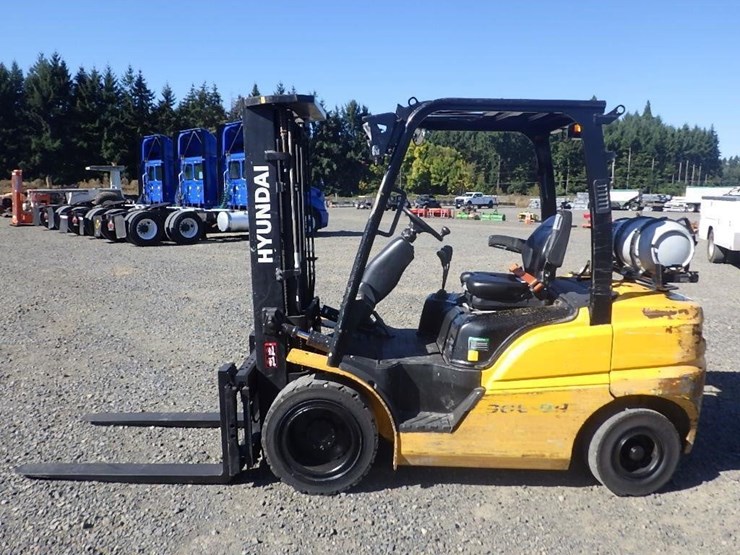 2023-hyundai-30l-9a-forklift-image-2