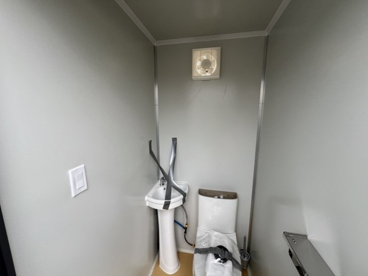2026-bastone-double-stall-portable-toilet-image-6