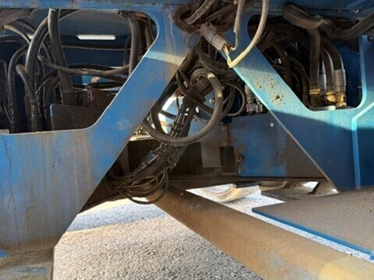 2011-genie-gs-3232-scissor-lift-image-9