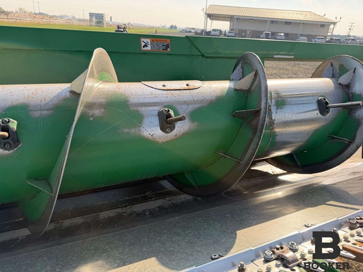 2021-john-deere-635f-header-image-36